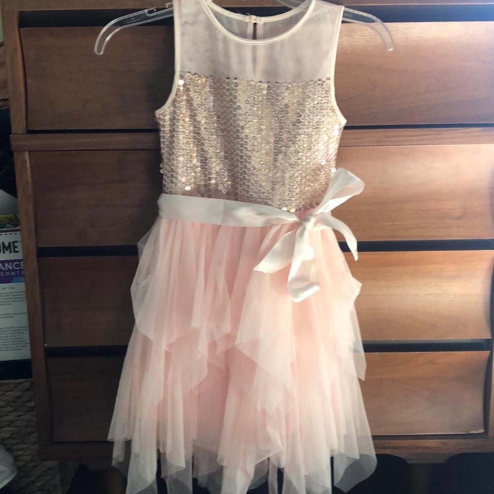 Holiday dress girls 8 blush/gold sequins. Great